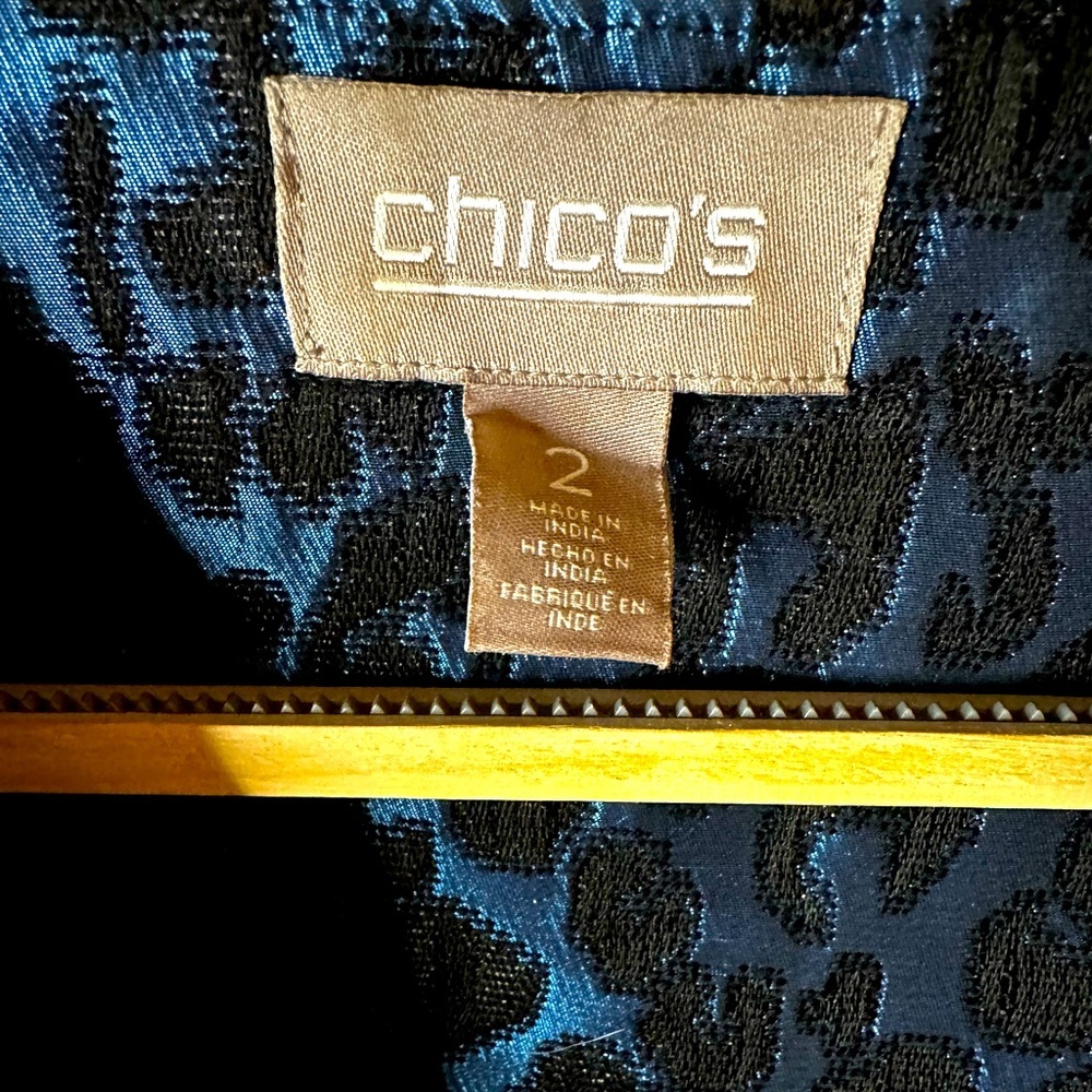 Chico’s Blue & Black Animal‎ Print Shimmer Jacket – Size 2 (Women’s 12) - Picture 6 of 6
